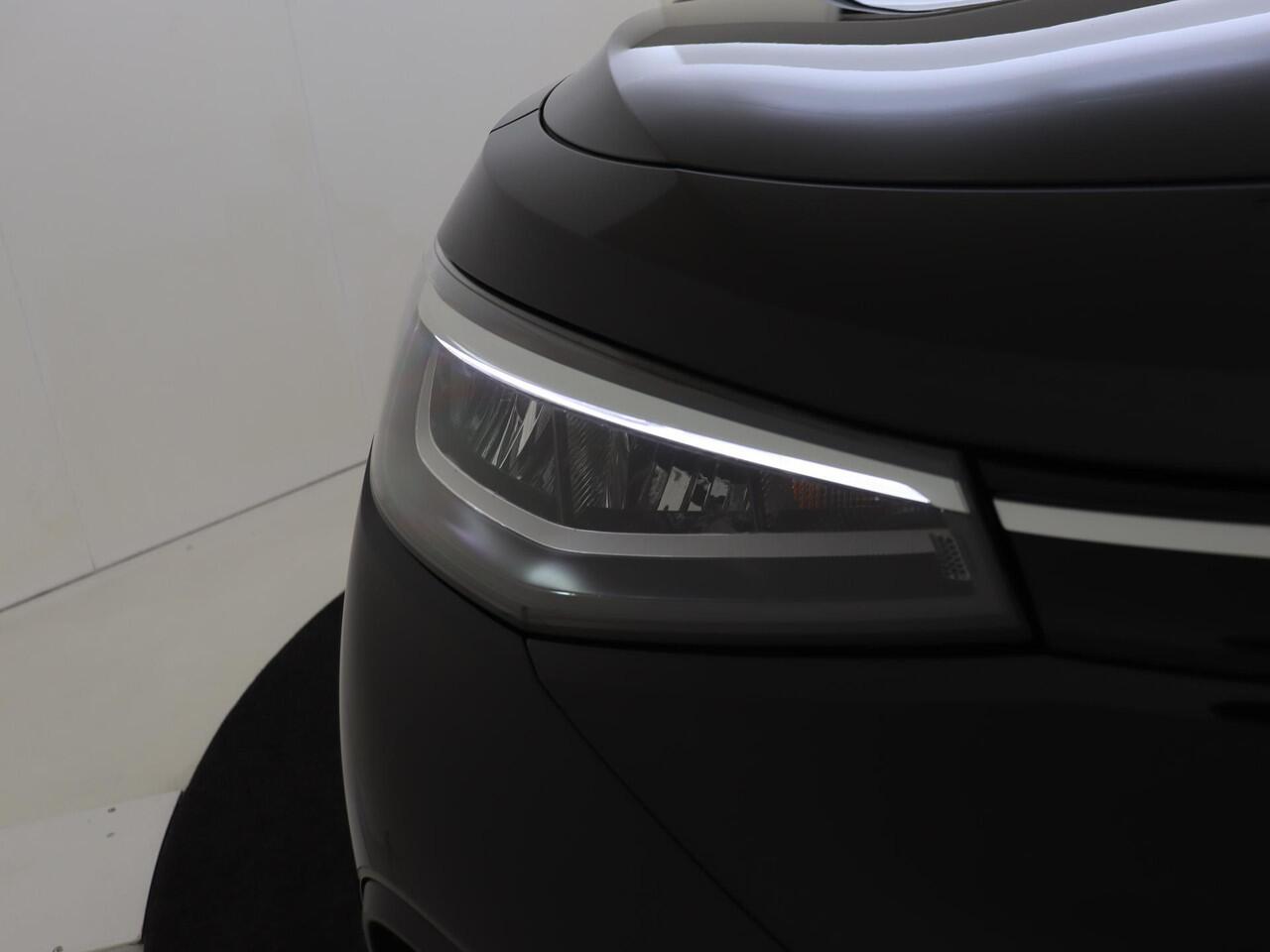 Volkswagen ID.5 Pro Advantage 77 kWh | SoH 93% | Achteruitrijcamera | 3-zone airco | Keyless | Adaptieve cruise control | Stoel- en stuurwielverwarming | CarPlay |