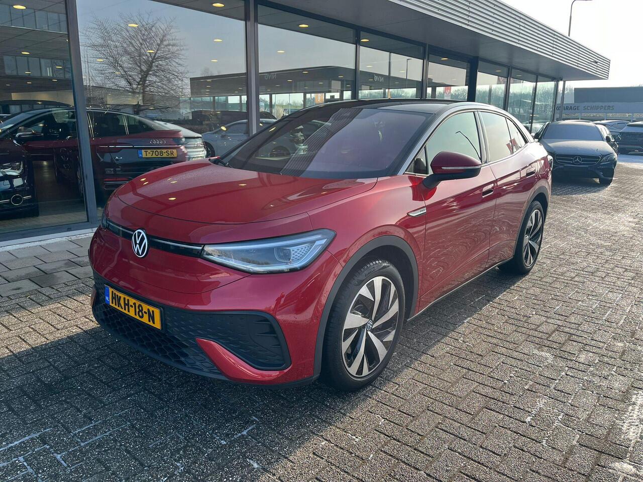 Volkswagen ID.5 Pro 77 kWh | Stoel- en stuurwielverwarming | Achteruitrijcamera | 20 inch velgen | Getint glas | Navigatie