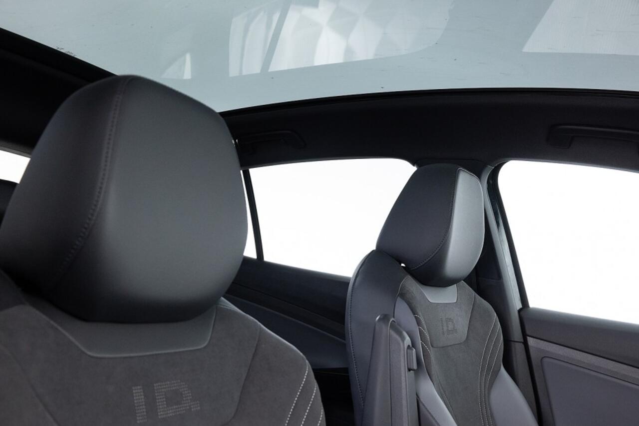 Volkswagen ID.5 Pro Performance 77kWh | PANORAMADAK | Full LED | NAVI