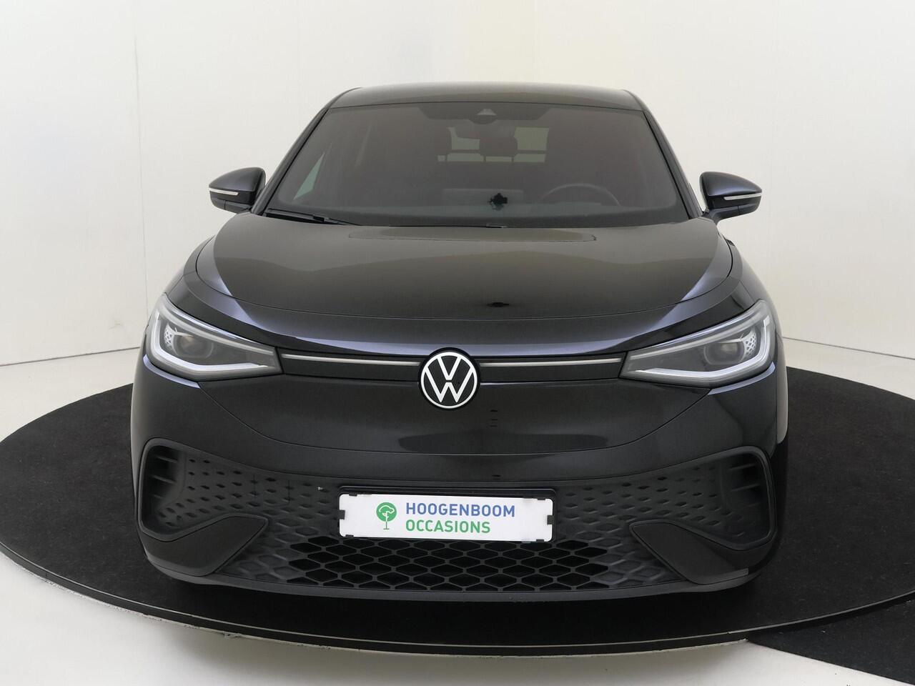 Volkswagen ID.5 Pro Advantage 77 kWh | Achteruitrijcamera | SoH 92% | 3-zone airco | Adaptieve cruise control | Keyless | CarPlay | Navigatie | Stoel- en stuurwielverwarming |
