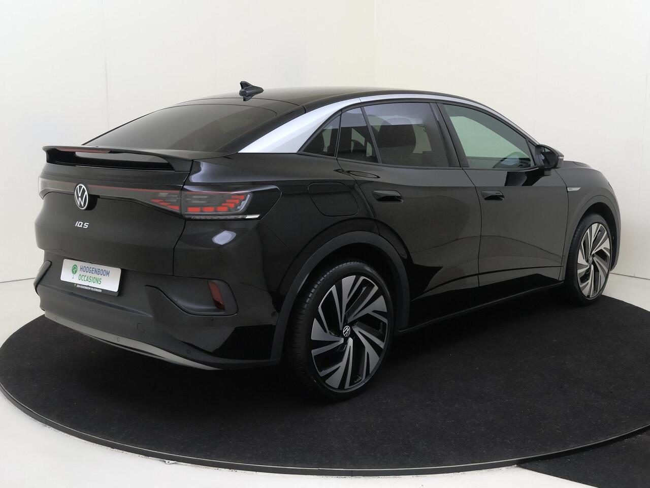 Volkswagen ID.5 Pro Advantage 77 kWh | Achteruitrijcamera | SoH 92% | 3-zone airco | Adaptieve cruise control | Keyless | CarPlay | Navigatie | Stoel- en stuurwielverwarming |