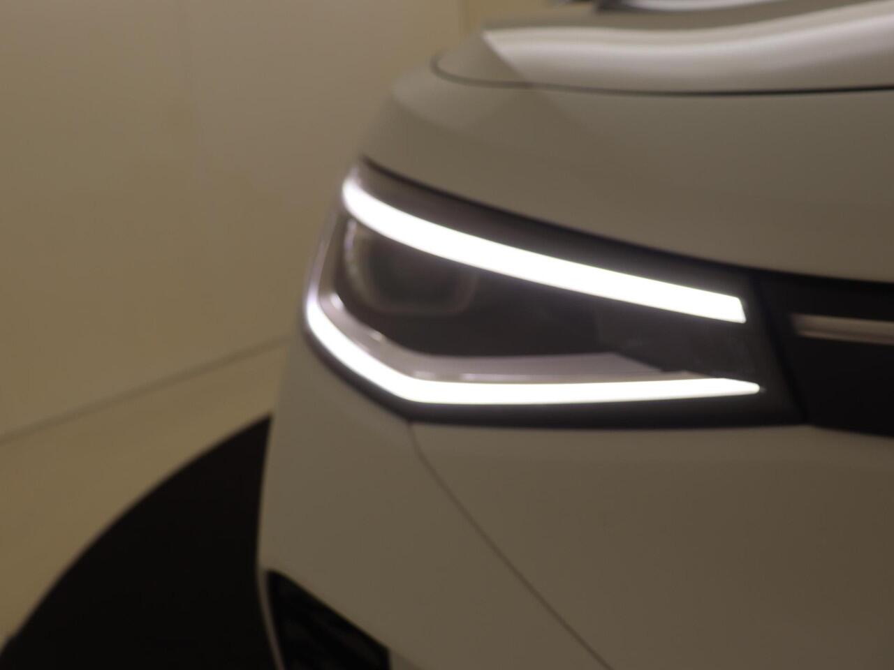 Volkswagen ID.5 GTX 77 kWh | Trekhaak | Warmtepomp | 360 camera | Dodehoek detectie | Keyless | Kuipstoelen voor | Adaptieve cruise control | Parkeerassistent |