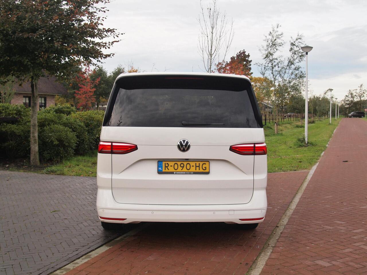 Volkswagen MULTIVAN 1.4 eHybrid L2H1 Life | 7-persoons | Camera | Cruise Control | Apple Carplay | NL-Auto |