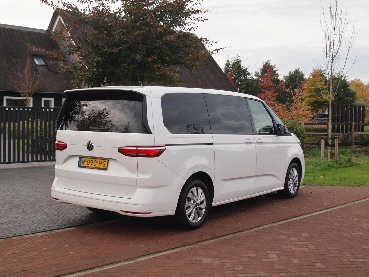 Volkswagen MULTIVAN 1.4 eHybrid L2H1 Life | 7-persoons | Camera | Cruise Control | Apple Carplay | NL-Auto |