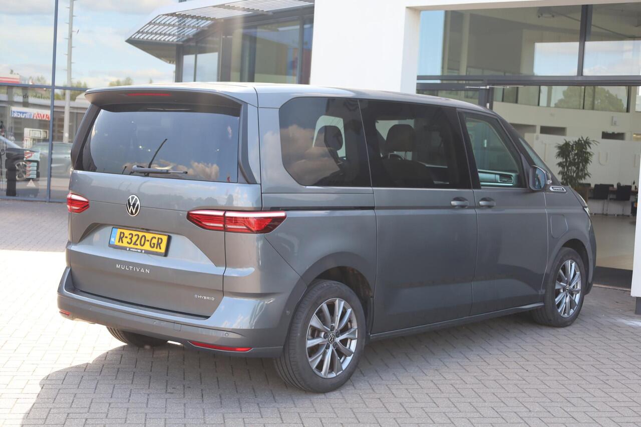 Volkswagen MULTIVAN 1.4 eHybrid L1H1 Style PL ¤1177 p/m* 7p, 7 zits, Panoramadak, Adaptief onderstel, elektrische achterklep, head up! display, assistentie pakket plus, dodehoek sensor side assist, stuurwiel verwarming, rondom zicht camera, IQ Matrix, acc 18" LMV, privacy gl