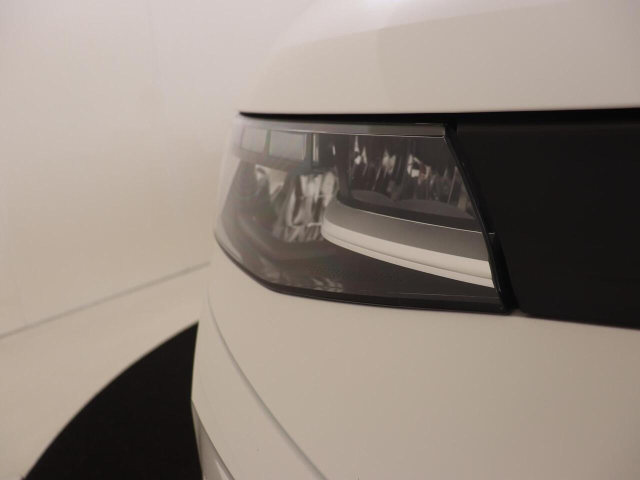 Volkswagen MULTIVAN 1.4 eHybrid L2 Style 6 versnellingen DSG | SoH 94% | 7p | Parkeerassistent | Stoelverwarming | Achteruitrijcamera | Navigatie | 3-zone airco | CarPlay |