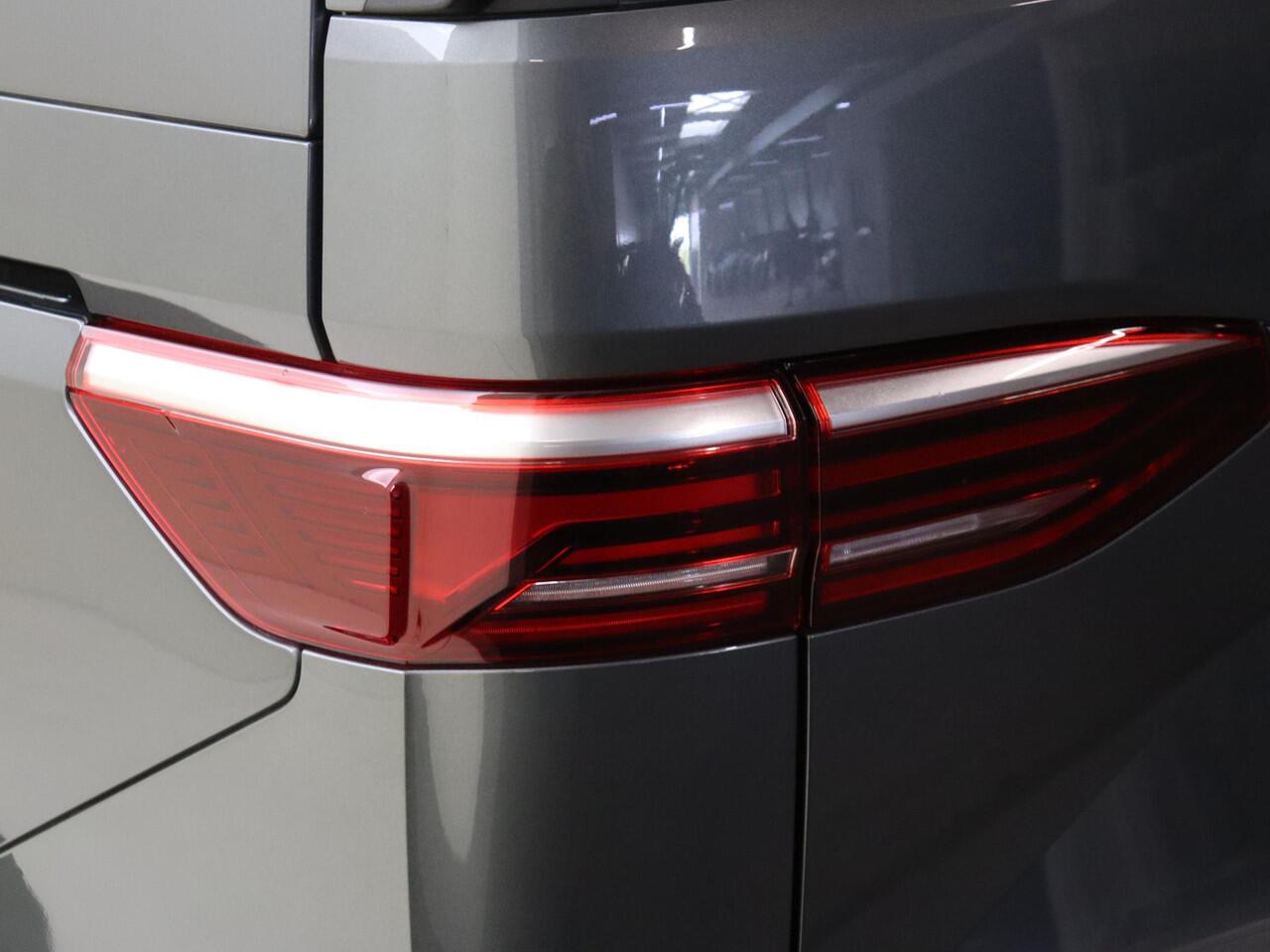 Volkswagen MULTIVAN 1.4 eHybrid L2H1 Life 6 versnellingen DSG | Achterklep met sluithulp | Verwarmbare voorstoelen | ACC Adaptive Cruise Control | Parkeer hulp vóór en achter | Achteruitrijcamera |