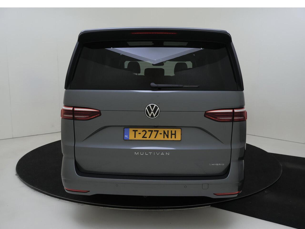Volkswagen MULTIVAN 1.4 eHybrid L2H1 Life 6 versnellingen DSG | Achterklep met sluithulp | Verwarmbare voorstoelen | ACC Adaptive Cruise Control | Parkeer hulp vóór en achter | Achteruitrijcamera |