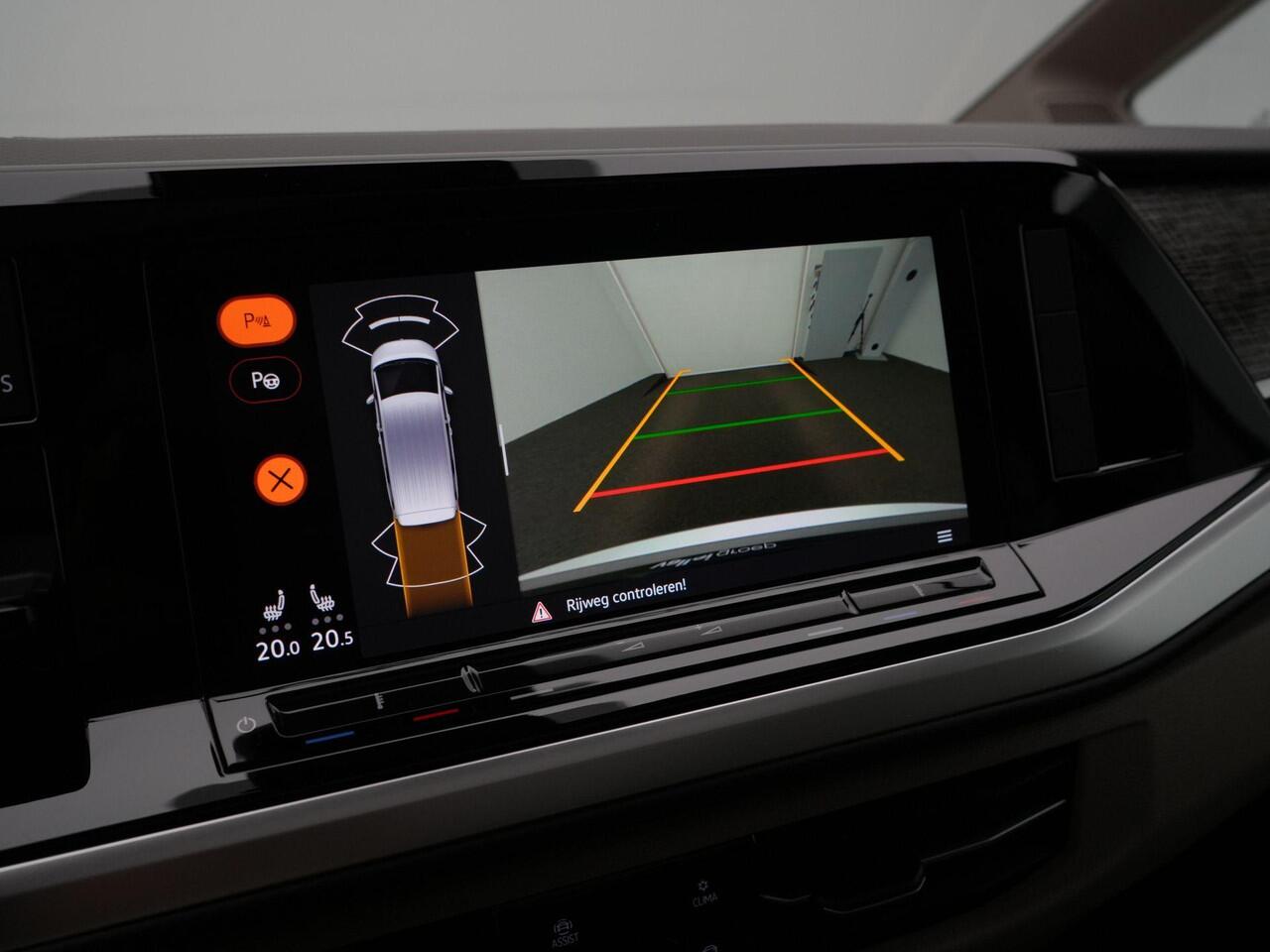 Volkswagen MULTIVAN 1.4 eHybrid 218 pk DSG L2H1 Life Business | Panoramadak | IQ Light | Achteruitrijcamera | Stoelverwarming