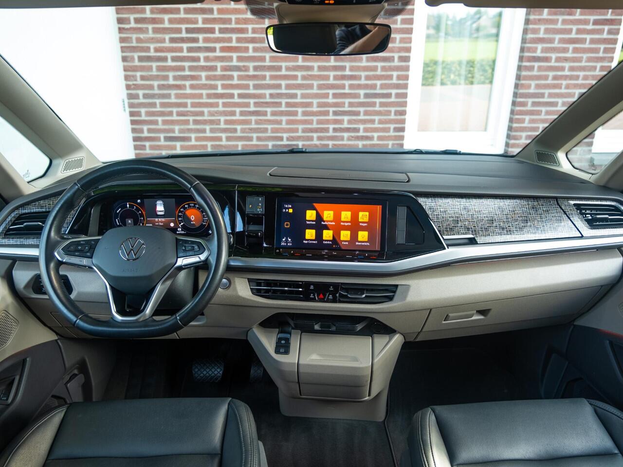 Volkswagen MULTIVAN 1.4 eHybrid L1H1 Life Business 218pk Aut Energetic Style | Leder | Panodak | Elek trekhaak | Ass plus pack | 18" | Dubb glas | Elek klep | Full-LED Matrix | Park Assist | Stoelverw | Etc...