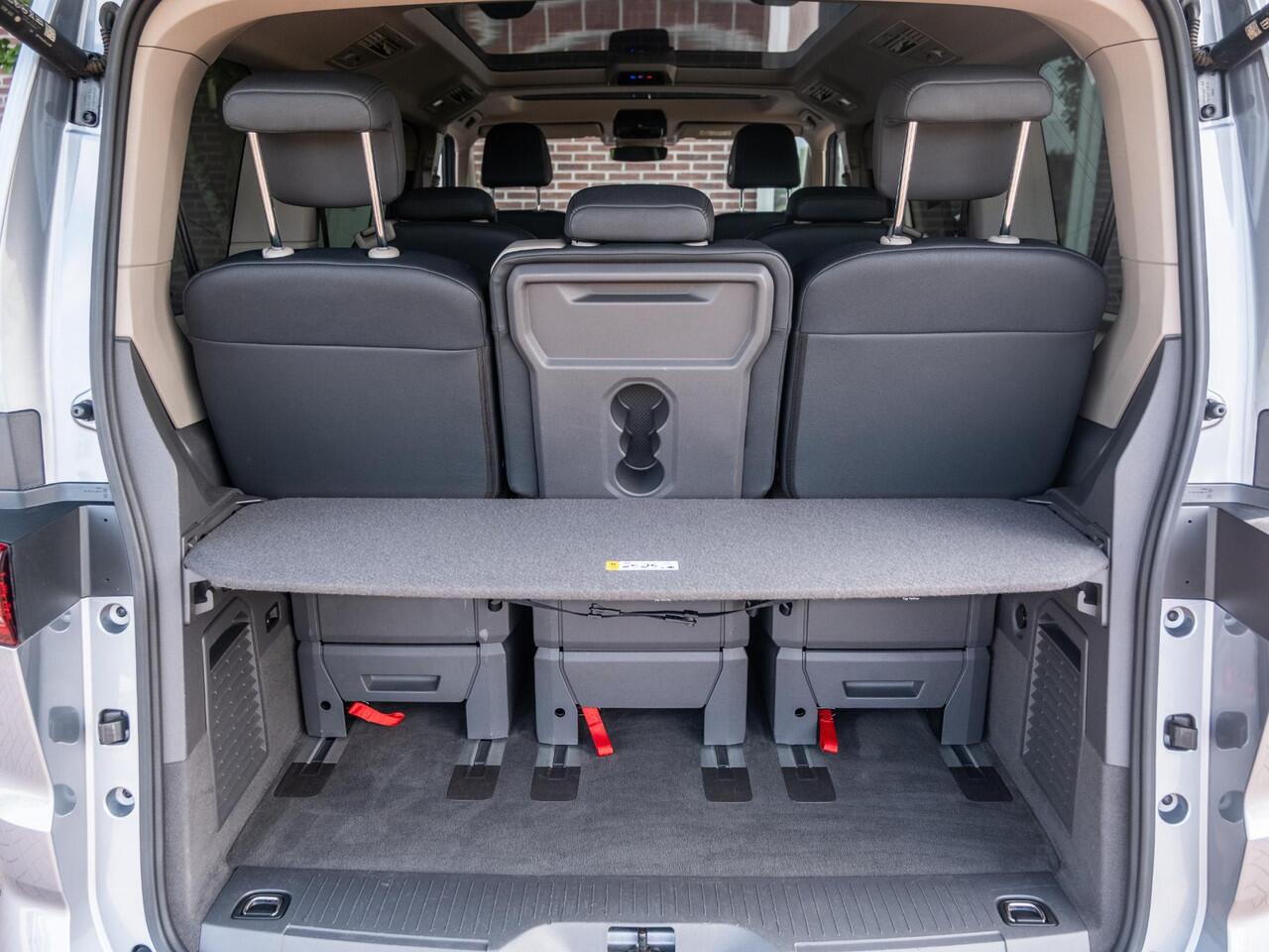 Volkswagen MULTIVAN 1.4 eHybrid L1H1 Life Business 218pk Aut Energetic Style | Leder | Panodak | Elek trekhaak | Ass plus pack | 18" | Dubb glas | Elek klep | Full-LED Matrix | Park Assist | Stoelverw | Etc...