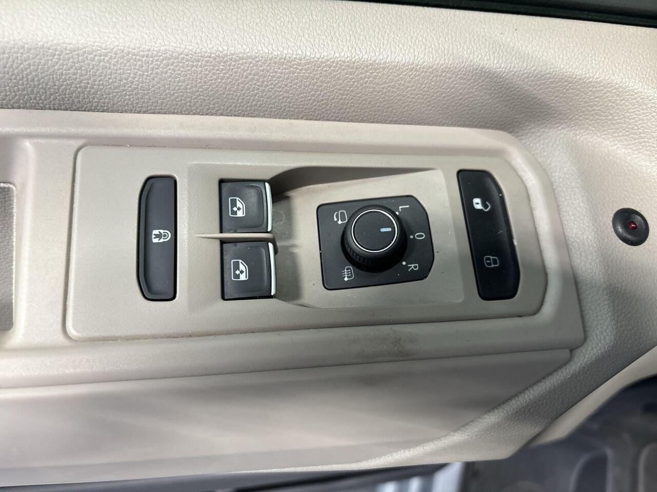 Volkswagen MULTIVAN 1.4 218pk DSG eHybrid L2H1 Life Business 7p. · Panoramadak · Camera · Keyless · Elek. Achterklep · 7. Persoons · Apple/Android Car Play · 18'' Inch · Garantie t/m 03-07-2027 of 150.000km