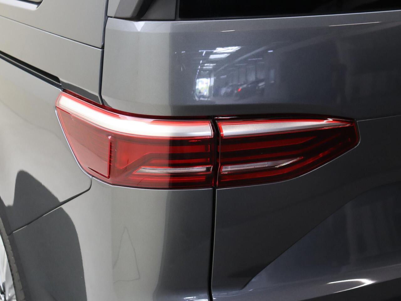 Volkswagen MULTIVAN Bedrijfswagens 1.4 eHybrid L2H1 Life 6 versnellingen DSG | Cruise Control | Extra getint glas | 17 '' lichtmetalen velgen | DAB ontvanger |