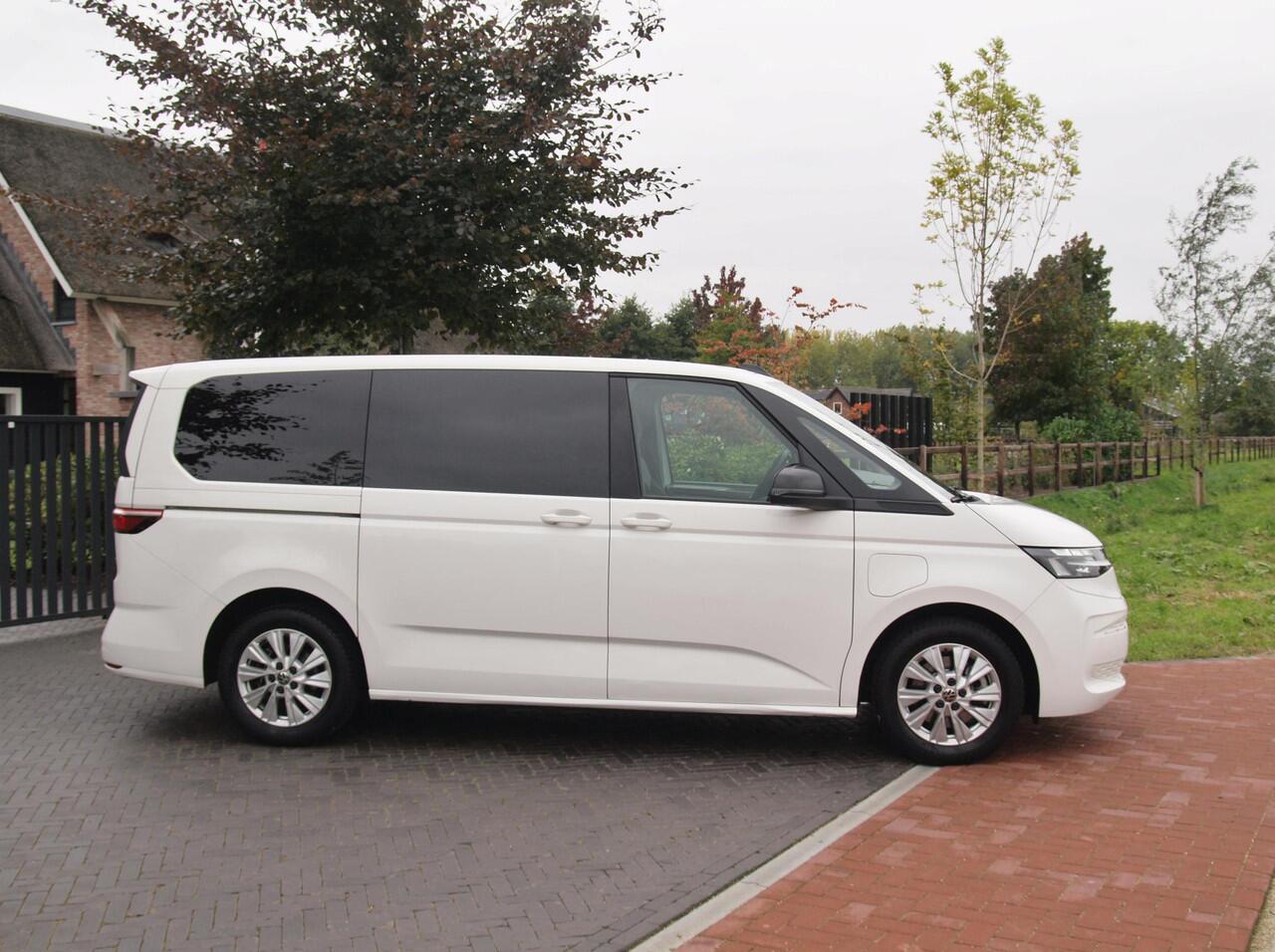 Volkswagen MULTIVAN 1.4 eHybrid L2H1 Life | 7 persoons | Camera | Apple Carplay | NL-Auto |