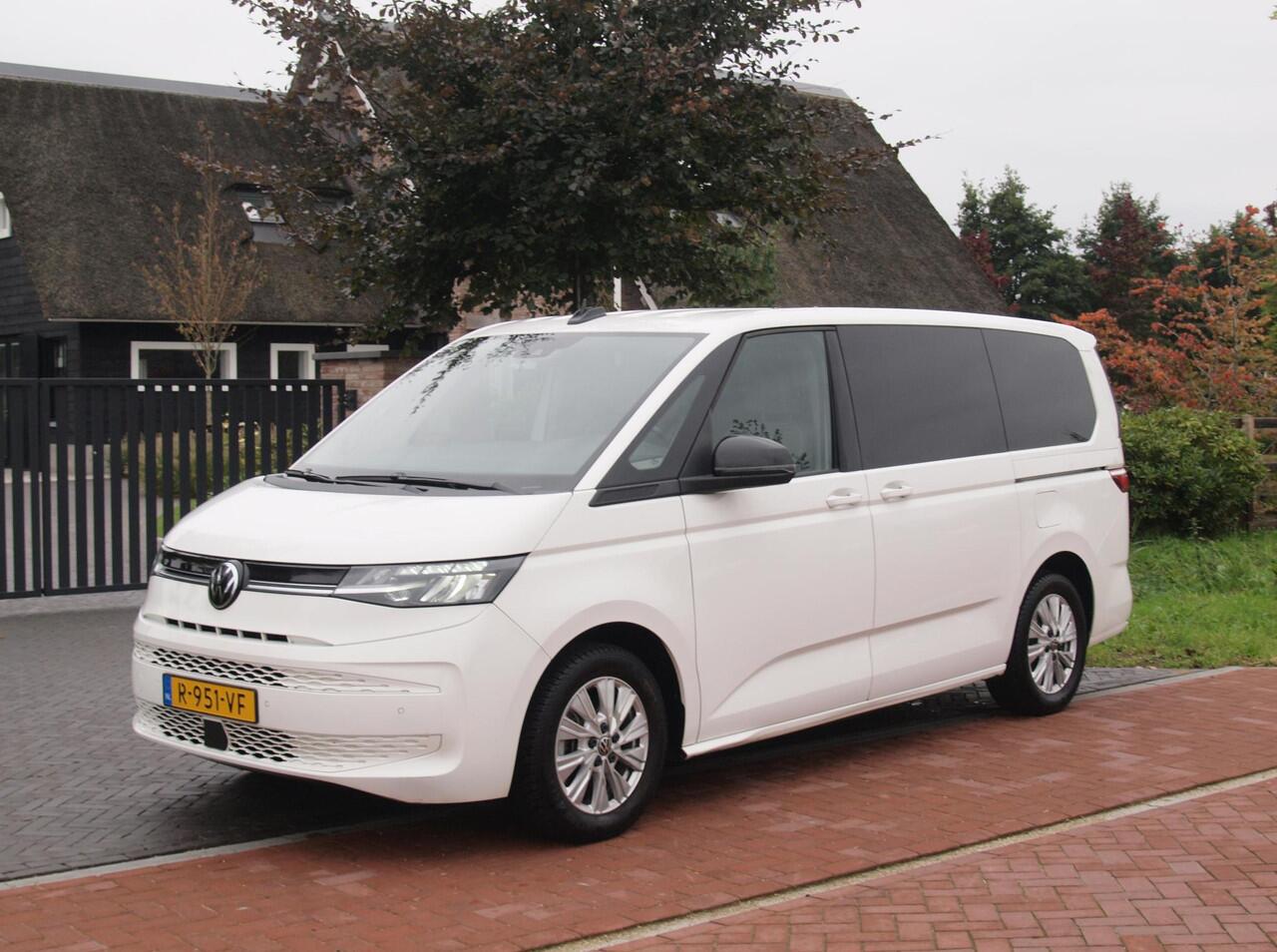 Volkswagen MULTIVAN 1.4 eHybrid L2H1 Life | 7 persoons | Camera | Apple Carplay | NL-Auto |