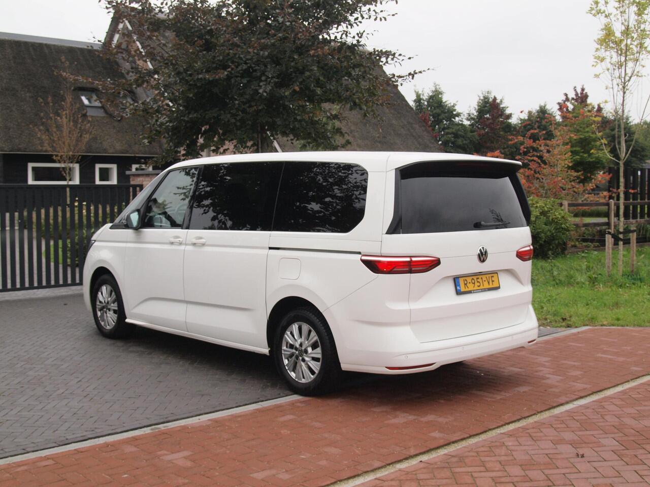 Volkswagen MULTIVAN 1.4 eHybrid L2H1 Life | 7 persoons | Camera | Apple Carplay | NL-Auto |