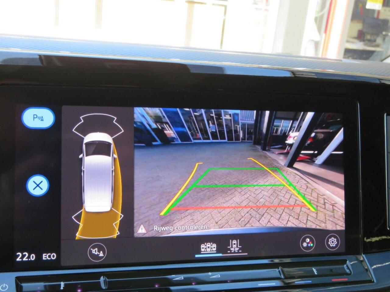 Volkswagen MULTIVAN 1.4 eHybrid L2H1 218PK 7p. / Camera / Navi / 18 Inch / dubbele schuifdeur soft close / BOVAG garantie