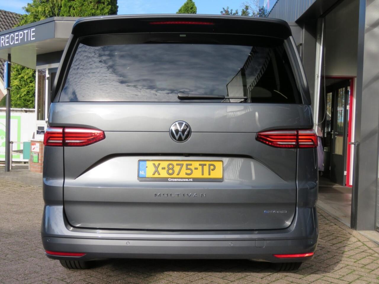 Volkswagen MULTIVAN 1.4 eHybrid L2H1 218PK 7p. / Camera / Navi / 18 Inch / dubbele schuifdeur soft close / BOVAG garantie