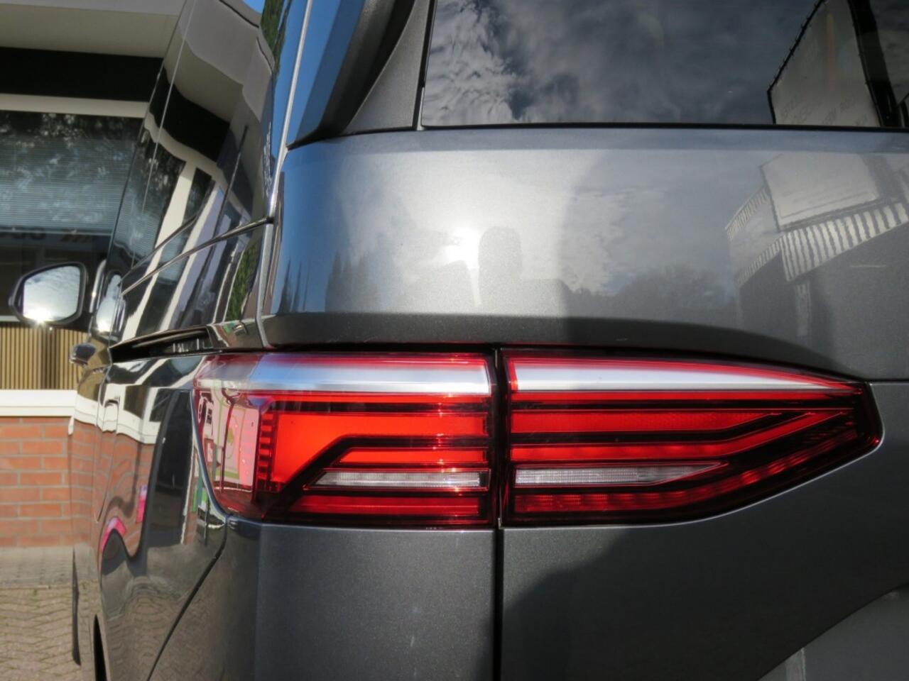 Volkswagen MULTIVAN 1.4 eHybrid L2H1 218PK 7p. / Camera / Navi / 18 Inch / dubbele schuifdeur soft close / BOVAG garantie