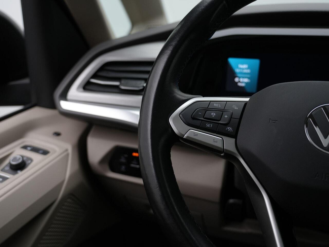 Volkswagen MULTIVAN 1.4 eHybrid 218 pk DSG L2H1 6-pers. | Panoramadak | Trekhaak | Achteruitrijcamera | Navigatie | Adaptive Cruise