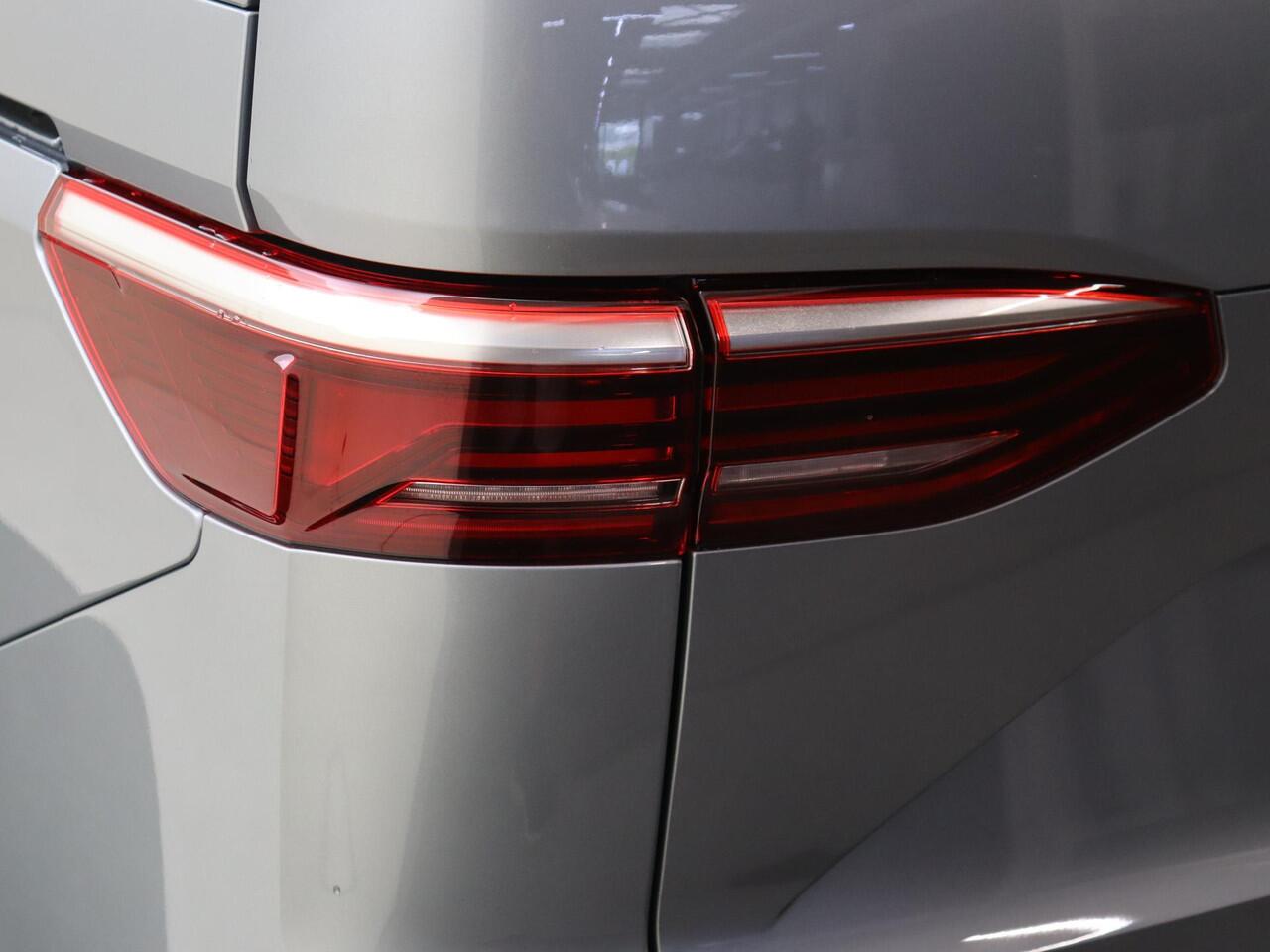 Volkswagen MULTIVAN Bulli L2 1.5 Ehybrid 180kW 245 pk DSG 4 motion | Easy Open Paket Basis | Multifunctionele verschuifbare tafel in passagiersruimte | Navigatiesysteem '' Discover Pro'' | Privacy Plus glas (90%) vanaf B-stijl |