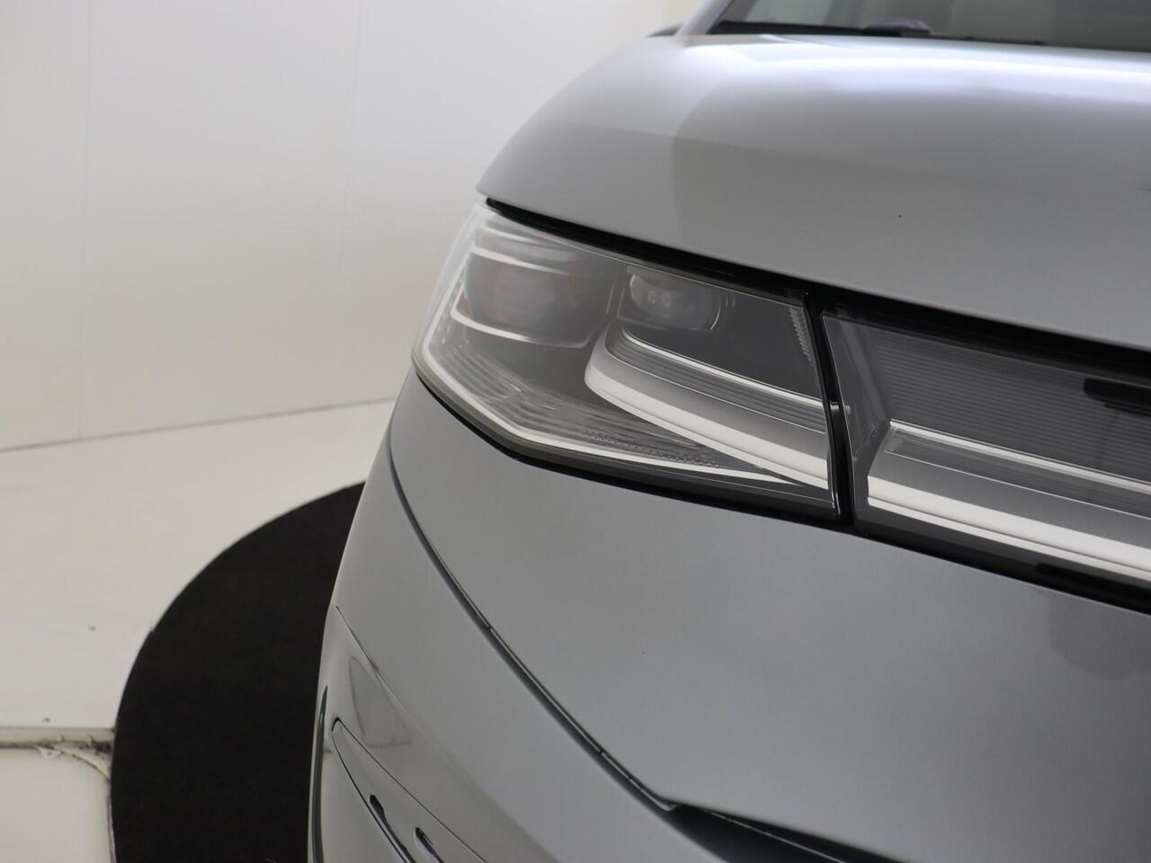 Volkswagen MULTIVAN Bulli L2 1.5 Ehybrid 180kW 245 pk DSG 4 motion | Easy Open Paket Basis | Multifunctionele verschuifbare tafel in passagiersruimte | Navigatiesysteem '' Discover Pro'' | Privacy Plus glas (90%) vanaf B-stijl |