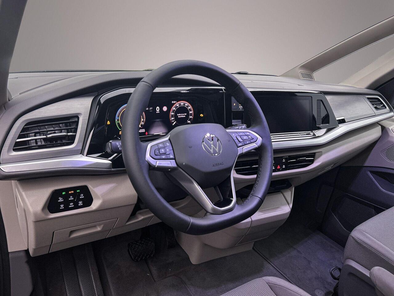 Volkswagen MULTIVAN 1.5 245pk DSG eHybrid L2 Bulli Edition 4Motion> ¤ 2.500,= Inruilpremie < | AssistentiepakketPlus | Trekhaak | 7-zits Premium zitopstelling |