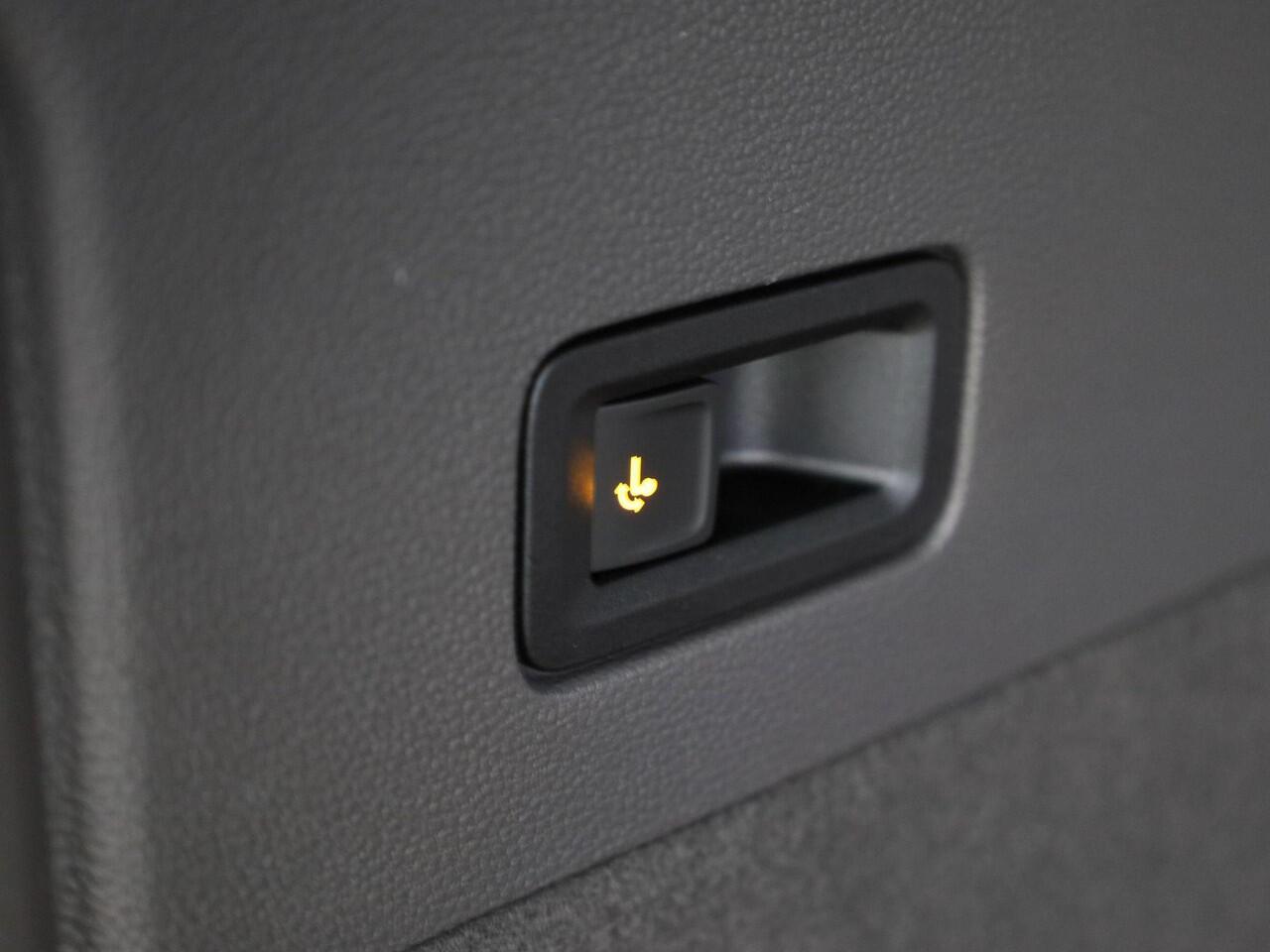 Volkswagen MULTIVAN 1.5 eHybrid DSG 4Motion Economy Business L2 700875