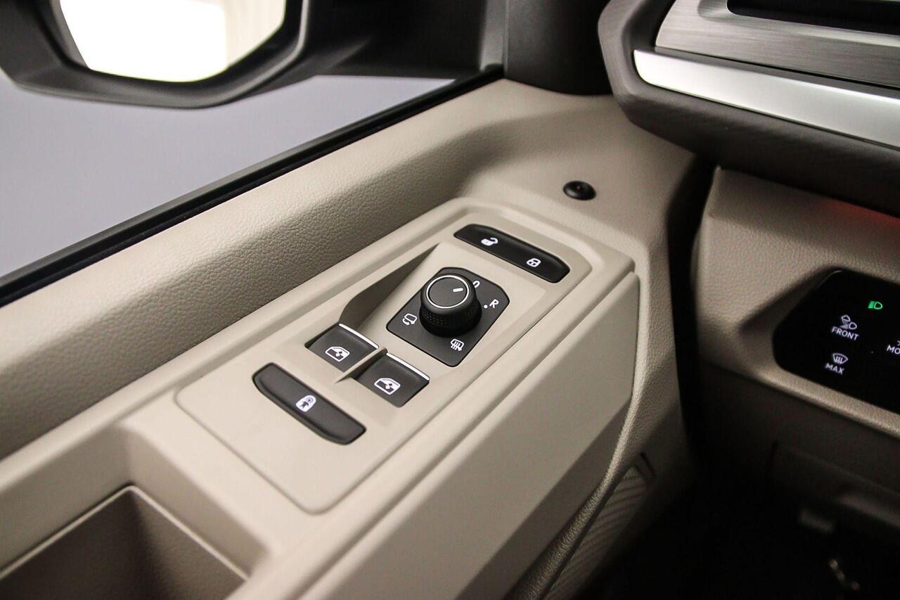 Volkswagen MULTIVAN 1.5 245pk DSG eHybrid L2 Bulli Edition 4Motion > ¤ 2.500,= Inruilpremie < | Trekhaak | 7-zits Premium zitopstelling |