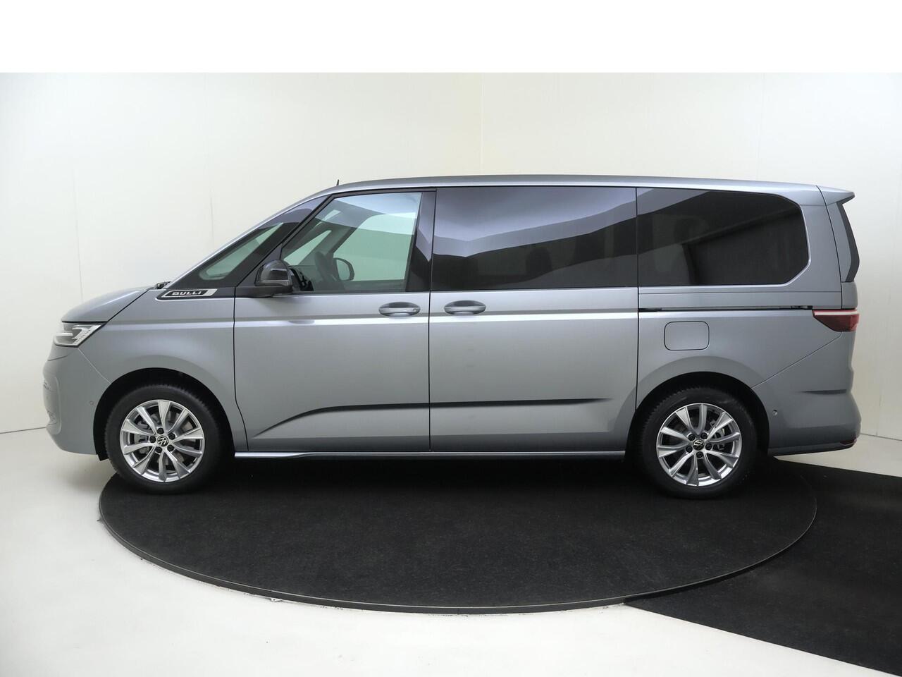 Volkswagen MULTIVAN Bulli Edition L2 1.5 eHybrid 180 kW (245pk) DSG | 4-Motion | Wegklapbare trekhaak | Panoramadak | Verwarmbare voorstoelen | Vis-a-vis | Top pakket | Easy Open Paket |