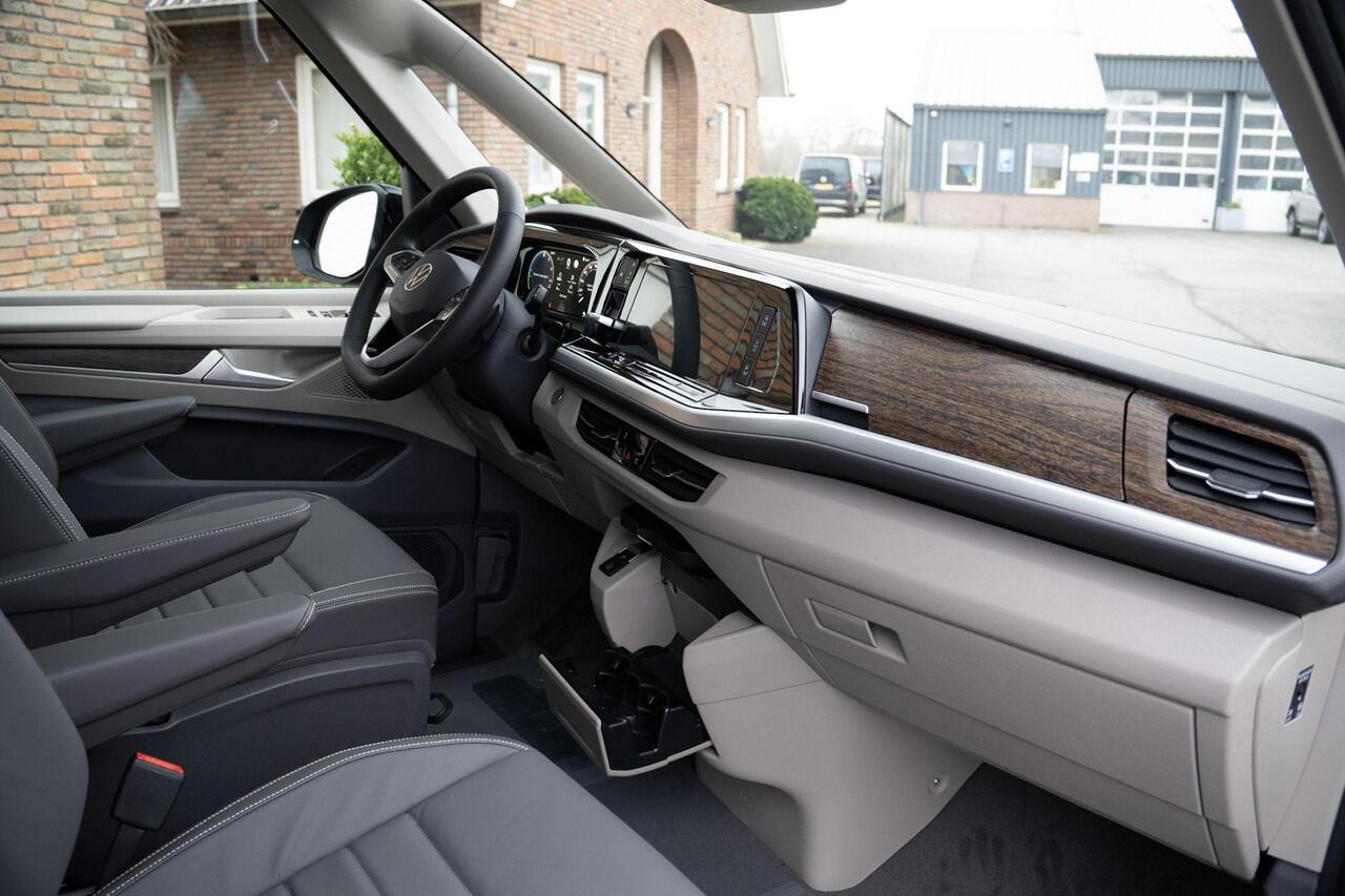 Volkswagen MULTIVAN 1.5 e-hybrid Style L2 4-Motion Panoramadak DCC Leder Trekhaak Area view