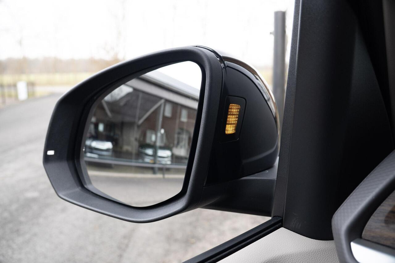 Volkswagen MULTIVAN 1.5 e-hybrid Style L2 4-Motion Panoramadak DCC Leder Trekhaak Area view