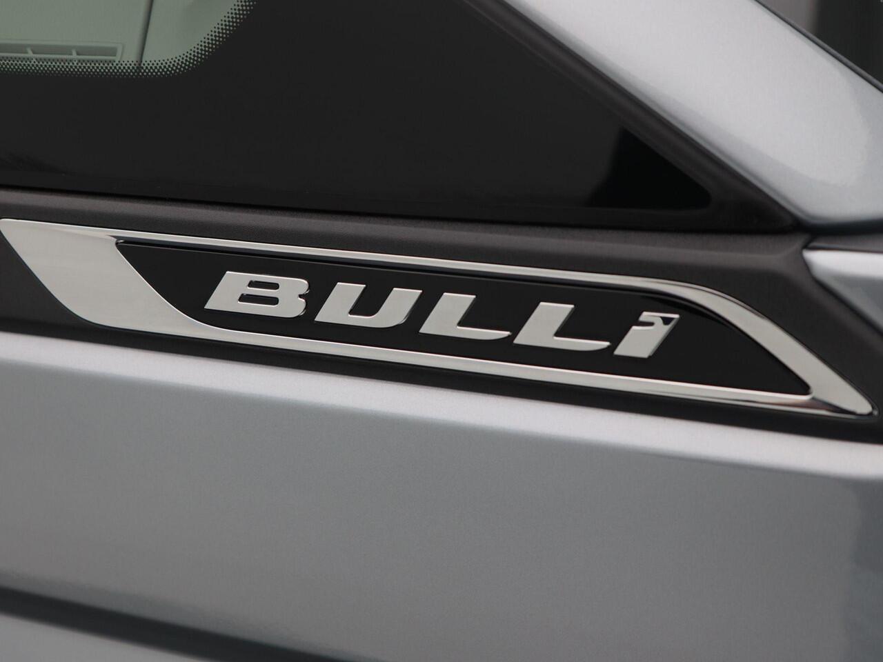 Volkswagen MULTIVAN Bedrijfswagens Bulli L2 1.5 eHybrid EU6 180 kW/245pk DSG 4Motion | Incl BTW/BPM | 7 zitplaatsen vis-a-vis | Trekhaak | Stoelverwarming | Verlaagd onderstel dynamisch | 19" Halmstad lichtmetaal |