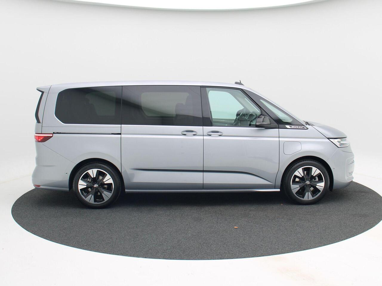 Volkswagen MULTIVAN Bedrijfswagens Bulli L2 1.5 eHybrid EU6 180 kW/245pk DSG 4Motion | Incl BTW/BPM | 7 zitplaatsen vis-a-vis | Trekhaak | Stoelverwarming | Verlaagd onderstel dynamisch | 19" Halmstad lichtmetaal |