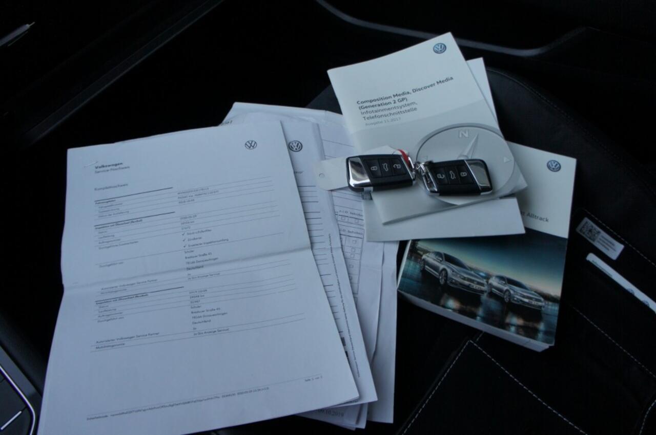 Volkswagen PASSAT 1,4 TSi ACT Highline DSG7 / Navigatie / Trekhaak