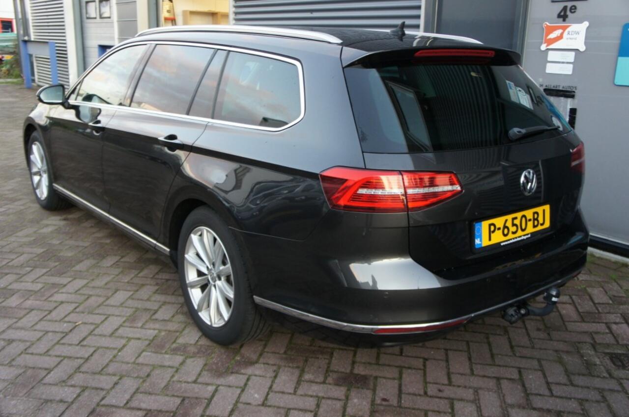 Volkswagen PASSAT 1,4 TSi ACT Highline DSG7 / Navigatie / Trekhaak