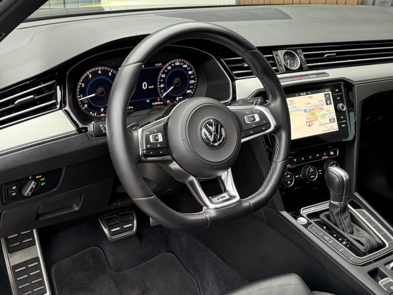 Volkswagen PASSAT 1.4 TSI DSG R-Line Pano Trekhaak Stoelverw. Led Vol!