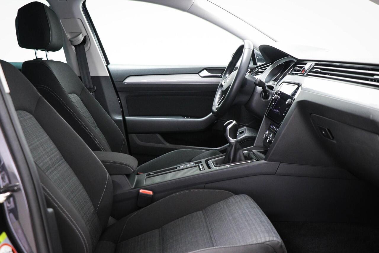 Volkswagen PASSAT 1.5 TSI Comfort Business | LED | APP CONNECT | CAMERA