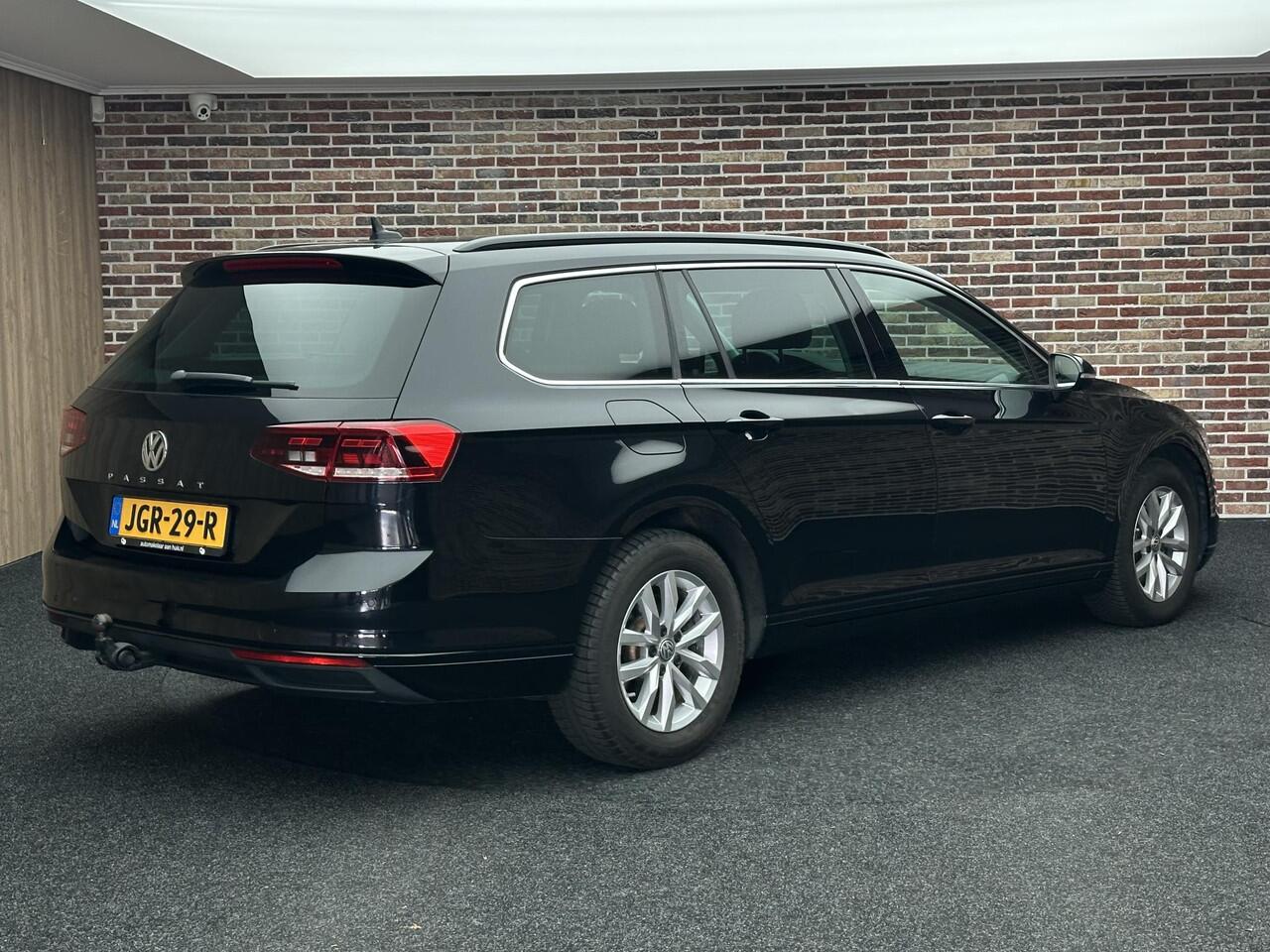 Volkswagen PASSAT Variant 1.5 TSI Comfort Business Trekhaak Elektrische stoelen Dealer Ondrh