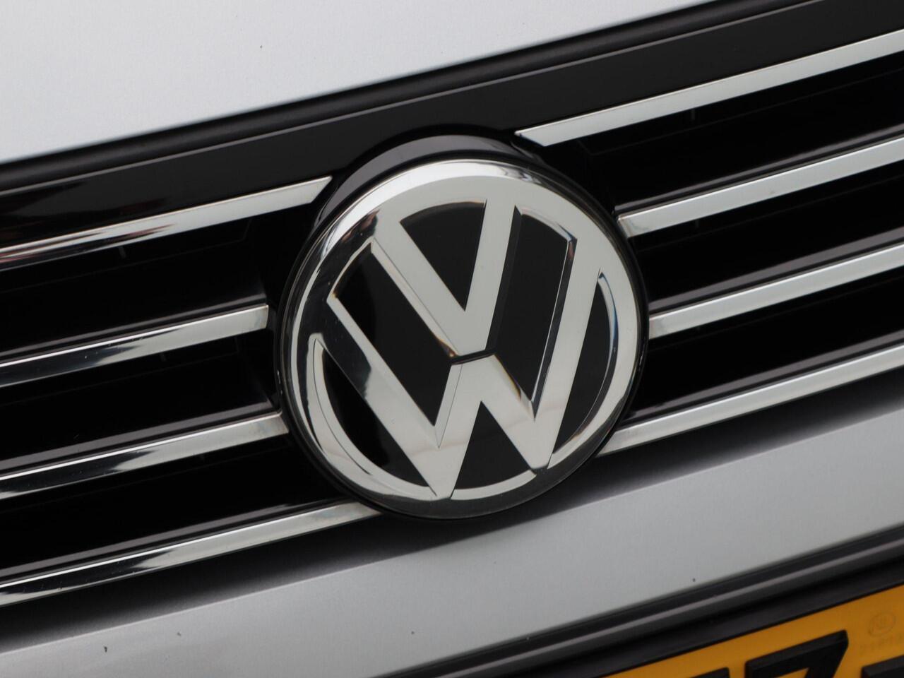 Volkswagen PASSAT 1.5 TSi 150 Pk Automaat Comfortline | Adaptive Cruise | Climate Control | Bluetooth | 16 Inch | 96.708 Km!