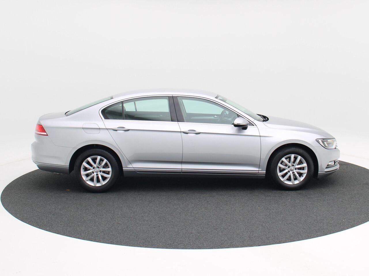 Volkswagen PASSAT 1.5 TSi 150 Pk Automaat Comfortline | Adaptive Cruise | Climate Control | Bluetooth | 16 Inch | 96.708 Km!