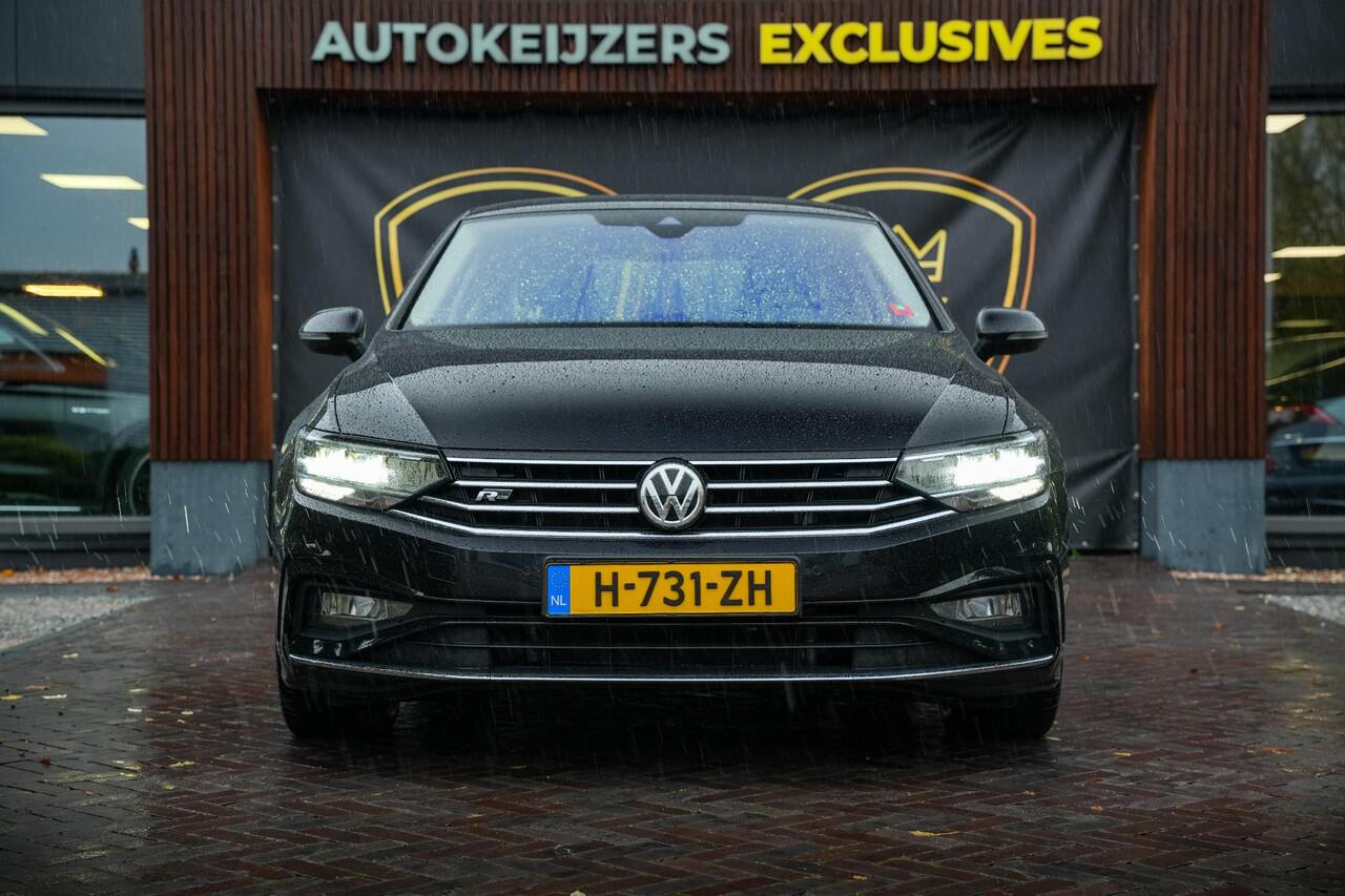 Volkswagen PASSAT 1.5 TSI Elegance Business R Leer Navi
