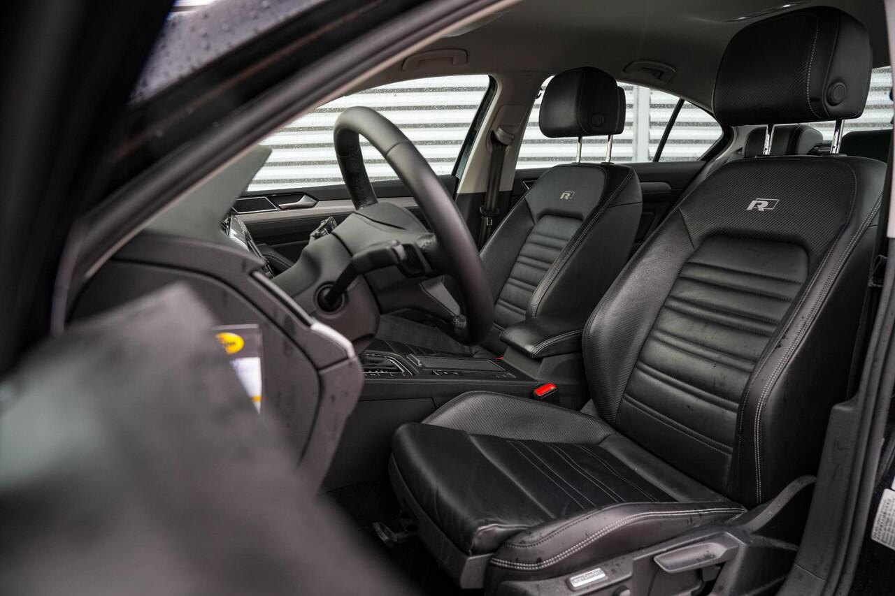 Volkswagen PASSAT 1.5 TSI Elegance Business R Leer Navi
