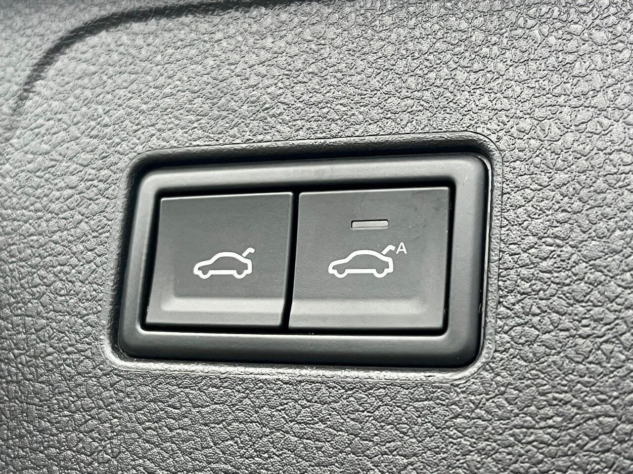 Volkswagen PASSAT Variant 1.5 TSI Comfortline Business ACC DSG PANO