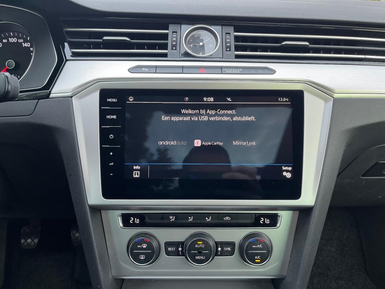 Volkswagen PASSAT VARIANT 1.5 TSI BUSINESS 150PK / SCHUIFDAK / CARPLAY / ADAP. CRUISE