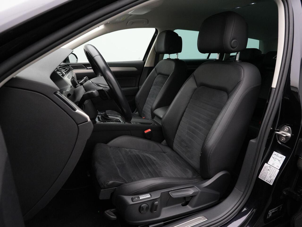 Volkswagen PASSAT Variant 1.5 TSI 150 pk DSG Highline Business | Achteruitrijcamera | Navigatie | Stoelverwarming | Leder/alcantara | Adaptive Cruise