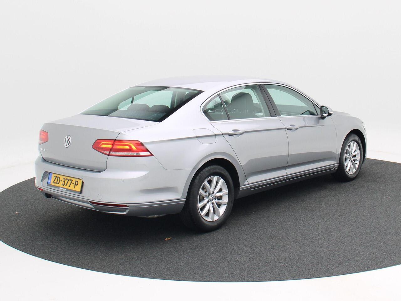 Volkswagen PASSAT 1.5 TSi 150 Pk Automaat Comfortline | Adaptive Cruise | Climate Control | Bluetooth | 16 Inch | 96.708 Km!