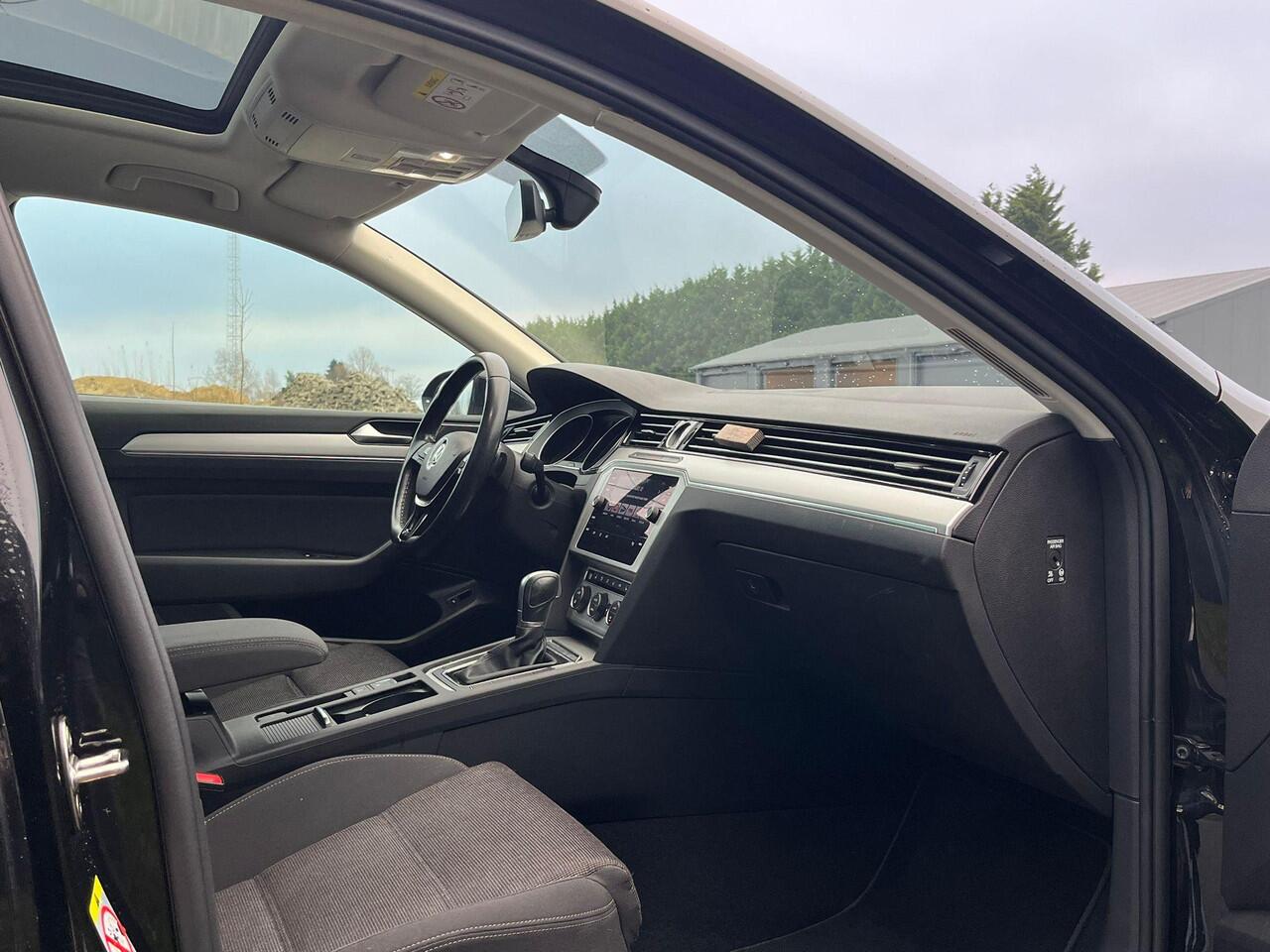 Volkswagen PASSAT Variant 1.5 TSI Comfortline Business ACC DSG PANO