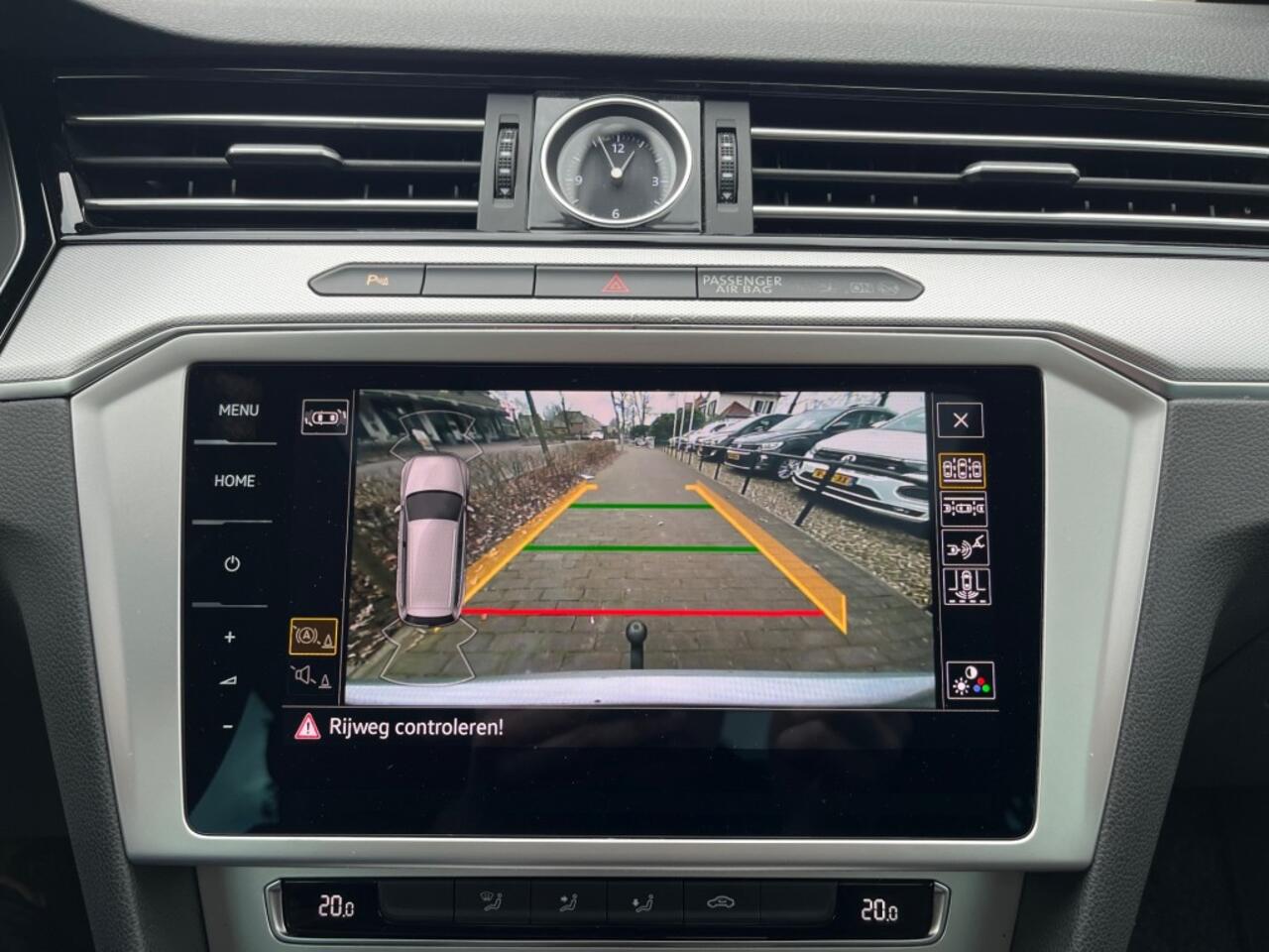 Volkswagen PASSAT VARIANT 1.5 TSI BUSINESS 150PK / SCHUIFDAK / CARPLAY / ADAP. CRUISE