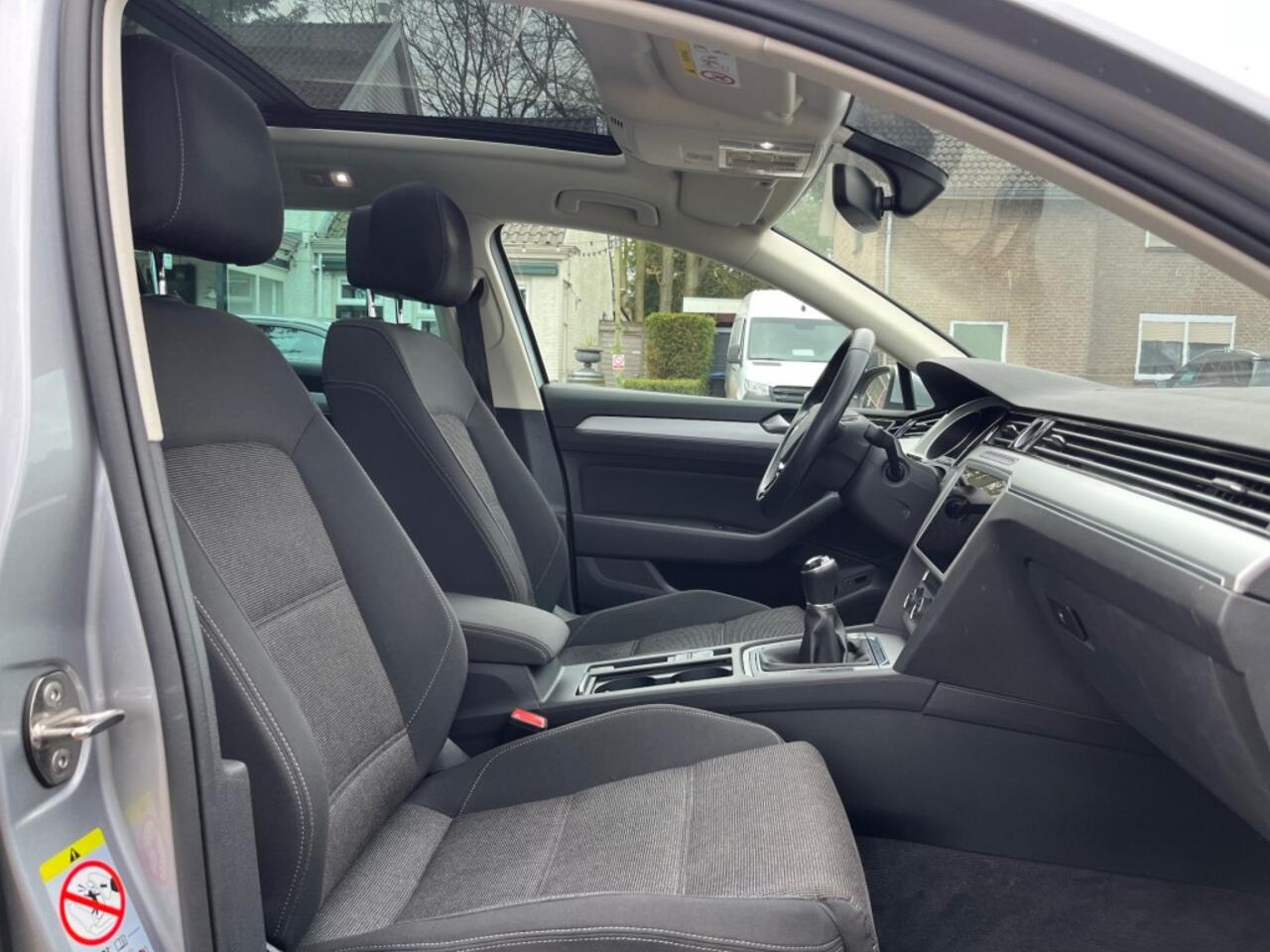 Volkswagen PASSAT VARIANT 1.5 TSI BUSINESS 150PK / SCHUIFDAK / CARPLAY / ADAP. CRUISE